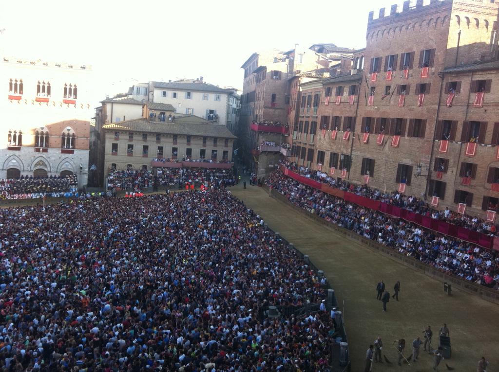 Palazzo Lenzi Apartment Siena Bagian luar foto